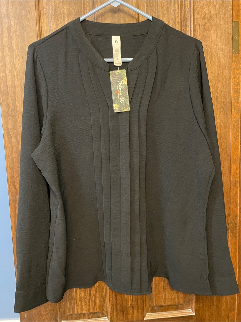 Black Long Sleeve Pleated Front Top
